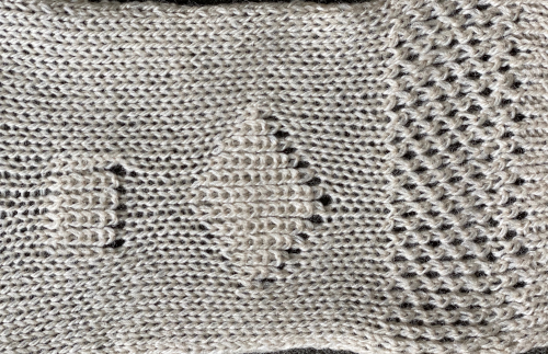 TukoniTribe Grey Moth Enamel Pin, Knitting Ball Pin Brooch, Knitting Gifts for Women, Tukoni